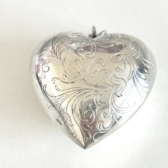 Vintage 925 Sterling Silver Large Puffy Heart Floral Scroll Etched Pendant - Picture 1 of 10